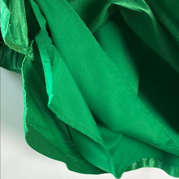 Crown & Ivy Vibrant Green Satin Blouse - Picture 7 of 9